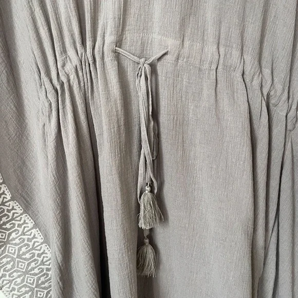 Garnet Hill Embroidered Kaftan Swim Cover Up Gray White Drawcord Tassel Large - Picture 4 of 9
